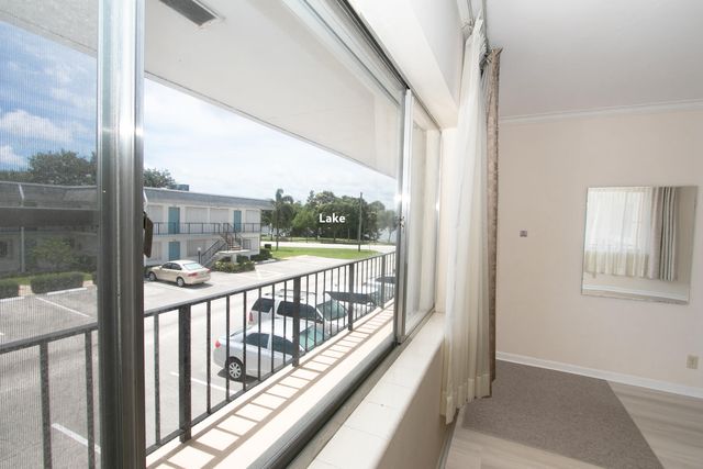 3240 Lake Osborne Drive 208, Lake Worth, FL 33461