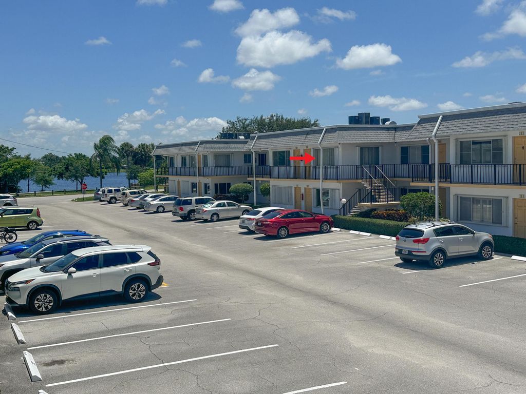 3240 Lake Osborne Drive 208, Lake Worth, FL 33461