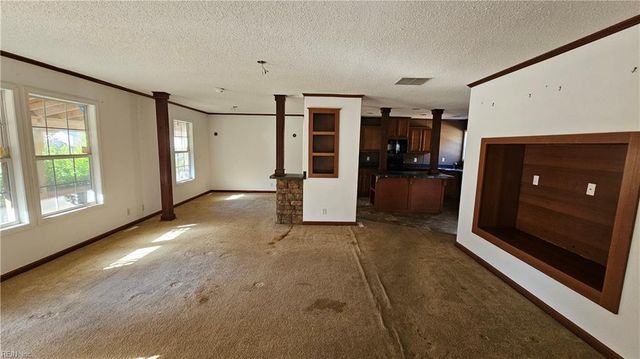 4371 Providence RD, Hayes, VA 23072