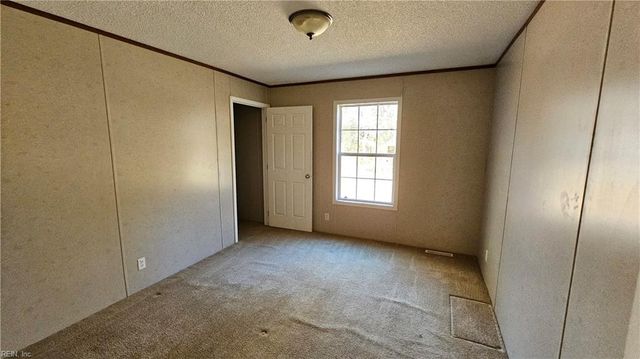 4371 Providence RD, Hayes, VA 23072
