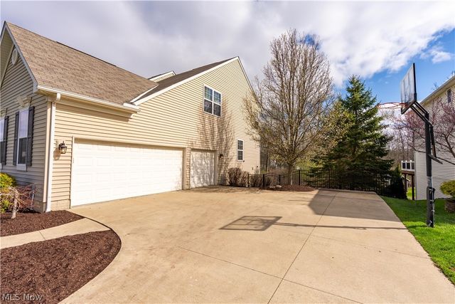 17159 Waterbridge Drive, North Royalton, OH 44133