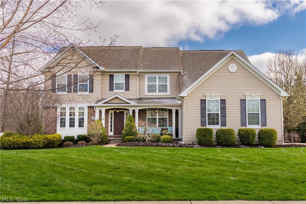 17159 Waterbridge Drive, North Royalton, OH 44133