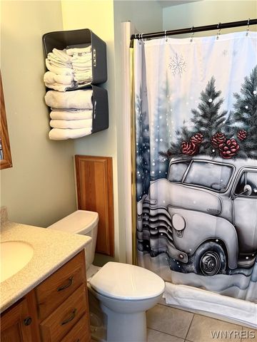 5621 Jeffrey Drive, Lockport Town, NY 14094