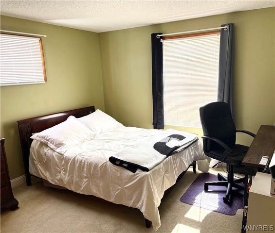 5621 Jeffrey Drive, Lockport Town, NY 14094