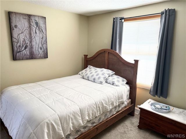 5621 Jeffrey Drive, Lockport Town, NY 14094