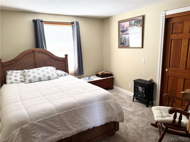 5621 Jeffrey Drive, Lockport Town, NY 14094