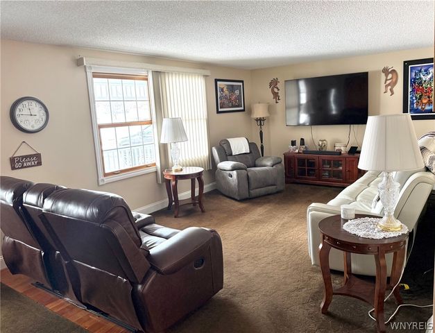 5621 Jeffrey Drive, Lockport Town, NY 14094