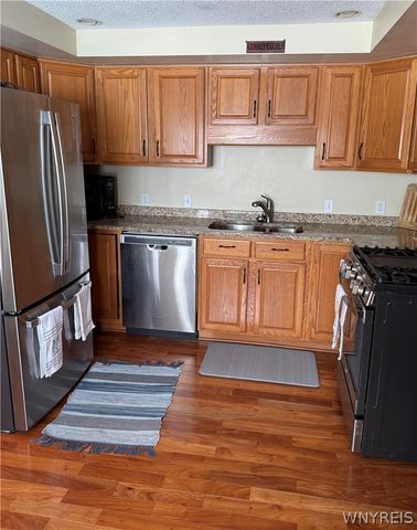 5621 Jeffrey Drive, Lockport Town, NY 14094