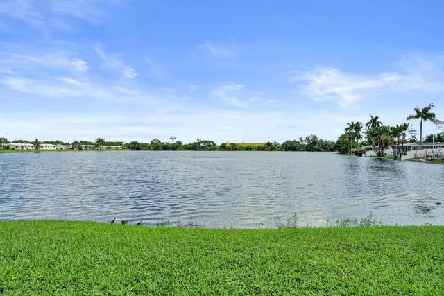 2200 Park Lane Unit 111, Hollywood, FL 33021