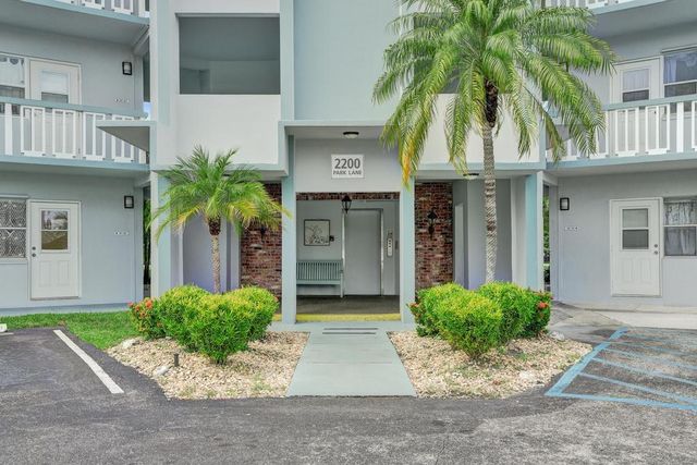 2200 Park Lane Unit 111, Hollywood, FL 33021