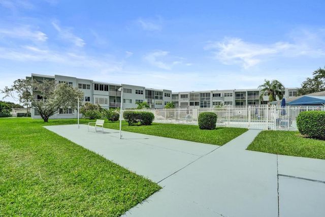 2200 Park Lane Unit 111, Hollywood, FL 33021
