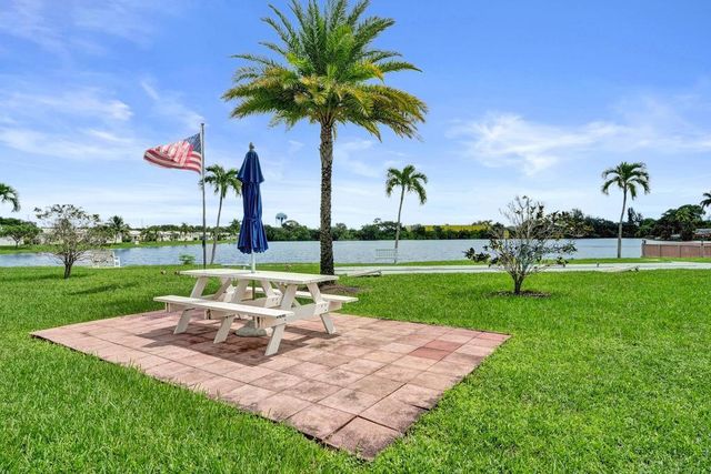 2200 Park Lane Unit 111, Hollywood, FL 33021