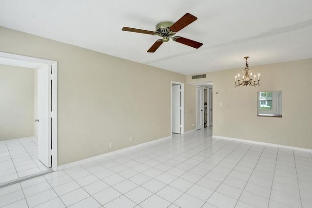2200 Park Lane Unit 111, Hollywood, FL 33021