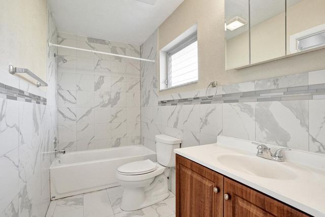 2200 Park Lane Unit 111, Hollywood, FL 33021