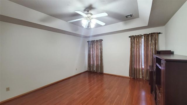 400 Amanda Drive, Yukon, OK 73099