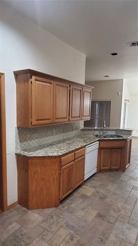 400 Amanda Drive, Yukon, OK 73099