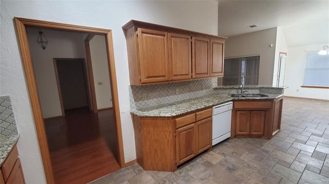 400 Amanda Drive, Yukon, OK 73099