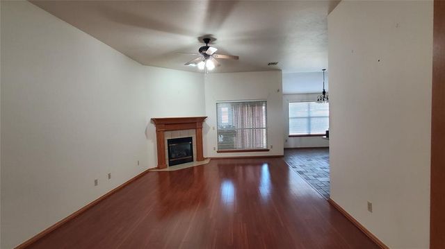 400 Amanda Drive, Yukon, OK 73099