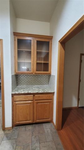 400 Amanda Drive, Yukon, OK 73099