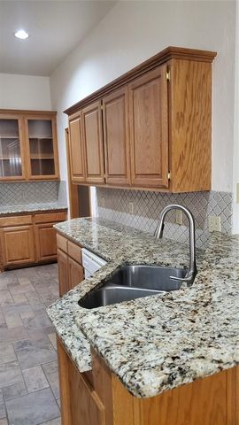 400 Amanda Drive, Yukon, OK 73099