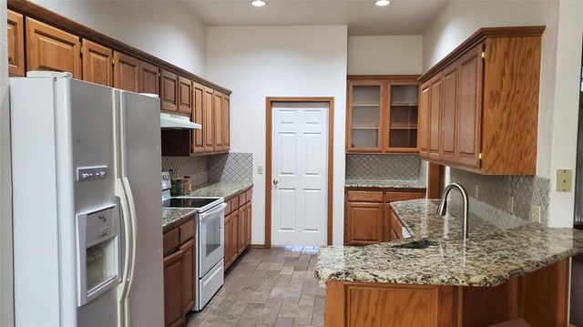 400 Amanda Drive, Yukon, OK 73099