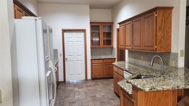 400 Amanda Drive, Yukon, OK 73099