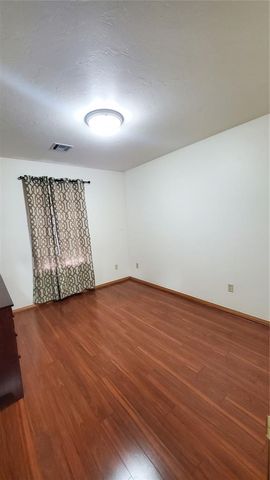 400 Amanda Drive, Yukon, OK 73099