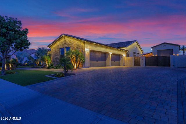 3325 E KNOLL Street, Mesa, AZ 85213