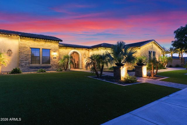3325 E KNOLL Street, Mesa, AZ 85213