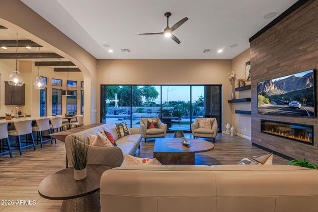 3325 E KNOLL Street, Mesa, AZ 85213