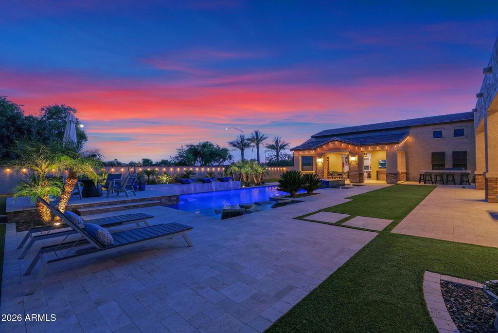 Image 100 of property listing at 3325 E KNOLL Street, Mesa, AZ 85213