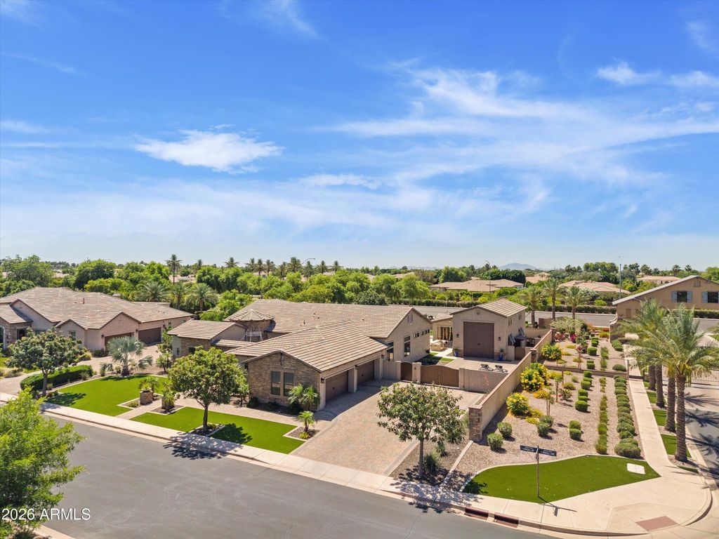 Image 110 of property listing at 3325 E KNOLL Street, Mesa, AZ 85213