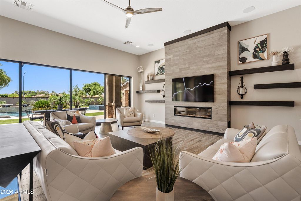 Image 21 of property listing at 3325 E KNOLL Street, Mesa, AZ 85213