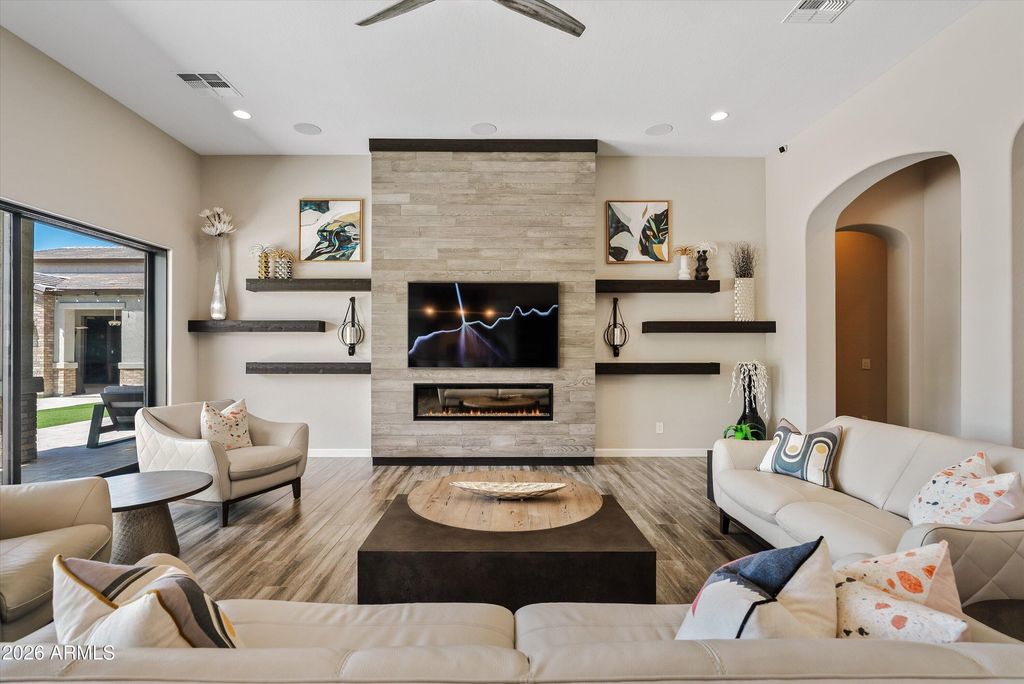 Image 22 of property listing at 3325 E KNOLL Street, Mesa, AZ 85213