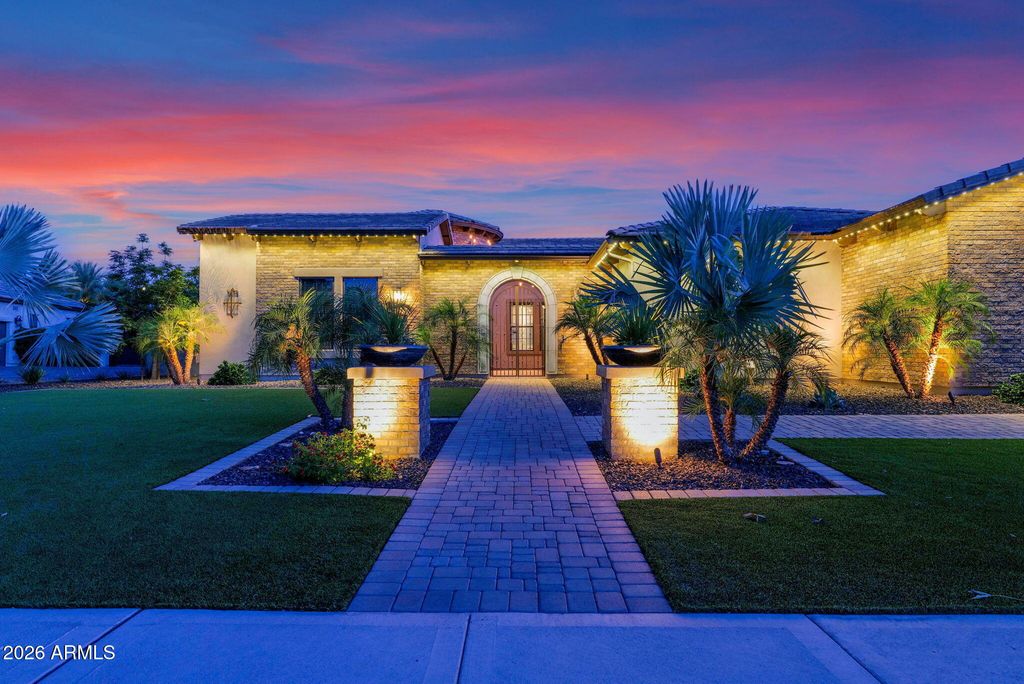 Image 76 of property listing at 3325 E KNOLL Street, Mesa, AZ 85213