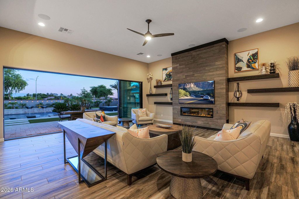 Image 80 of property listing at 3325 E KNOLL Street, Mesa, AZ 85213