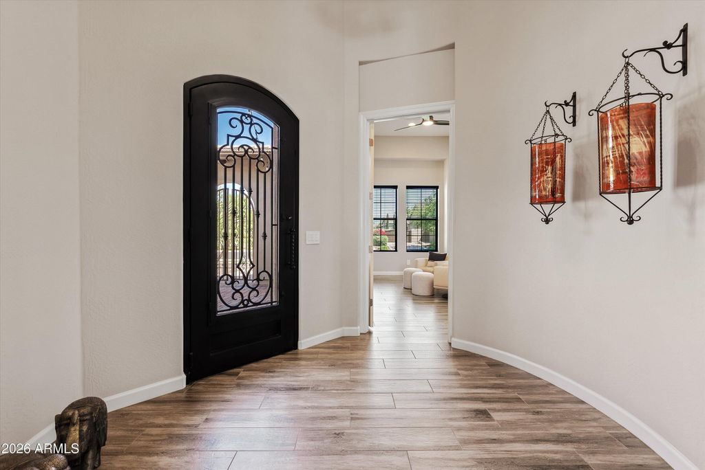 Image 9 of property listing at 3325 E KNOLL Street, Mesa, AZ 85213