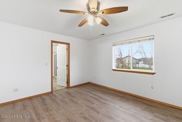 8312 N Courcelles PKWY, Hayden, ID 83835