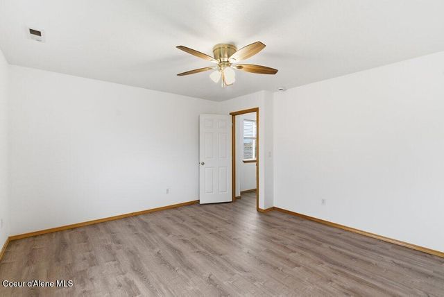 8312 N Courcelles PKWY, Hayden, ID 83835