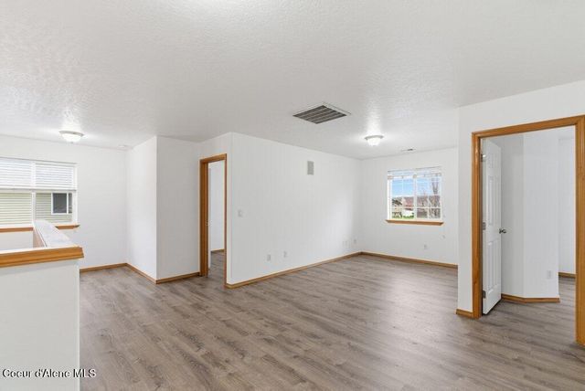 8312 N Courcelles PKWY, Hayden, ID 83835