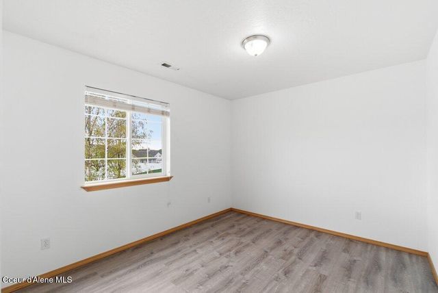 8312 N Courcelles PKWY, Hayden, ID 83835