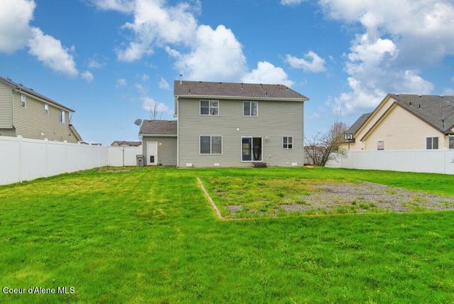 8312 N Courcelles PKWY, Hayden, ID 83835