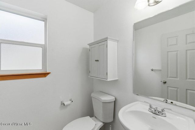 8312 N Courcelles PKWY, Hayden, ID 83835