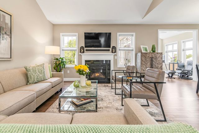 1 Honeycrisp Circle, Londonderry, NH 03053