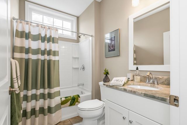 1 Honeycrisp Circle, Londonderry, NH 03053