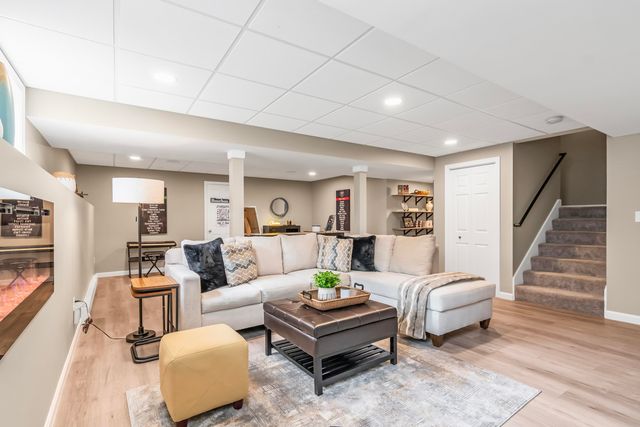 1 Honeycrisp Circle, Londonderry, NH 03053