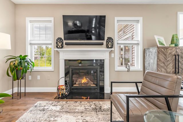 1 Honeycrisp Circle, Londonderry, NH 03053