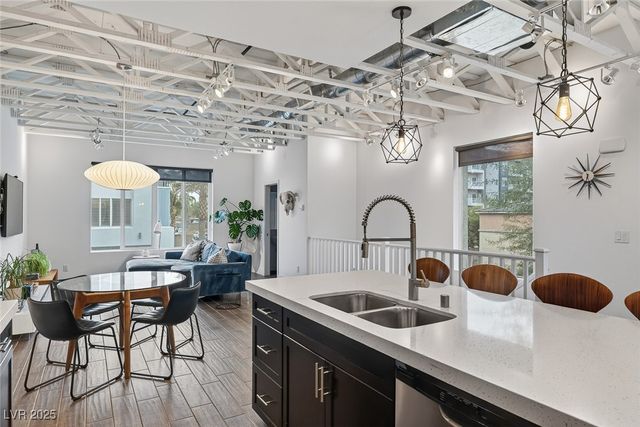 2861 Blue Key Court 2, Las Vegas, NV 89123