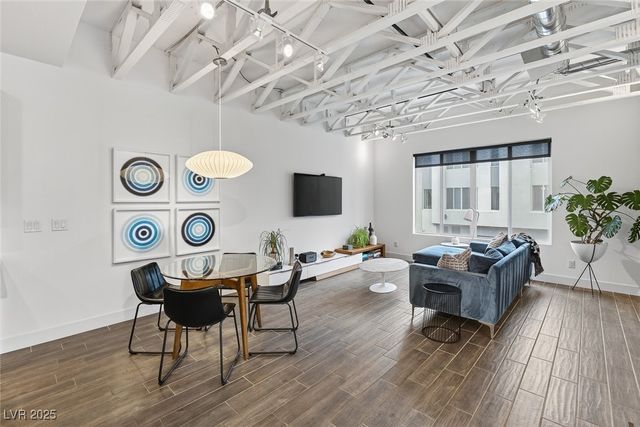 2861 Blue Key Court 2, Las Vegas, NV 89123