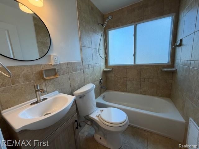 22921 Gaukler Street, Saint Clair Shores, MI 48080